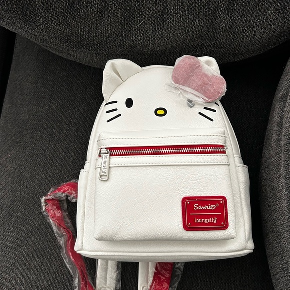 Sanrio White and Red Hello Kitty Mini Backpack universal exclusive main image 8